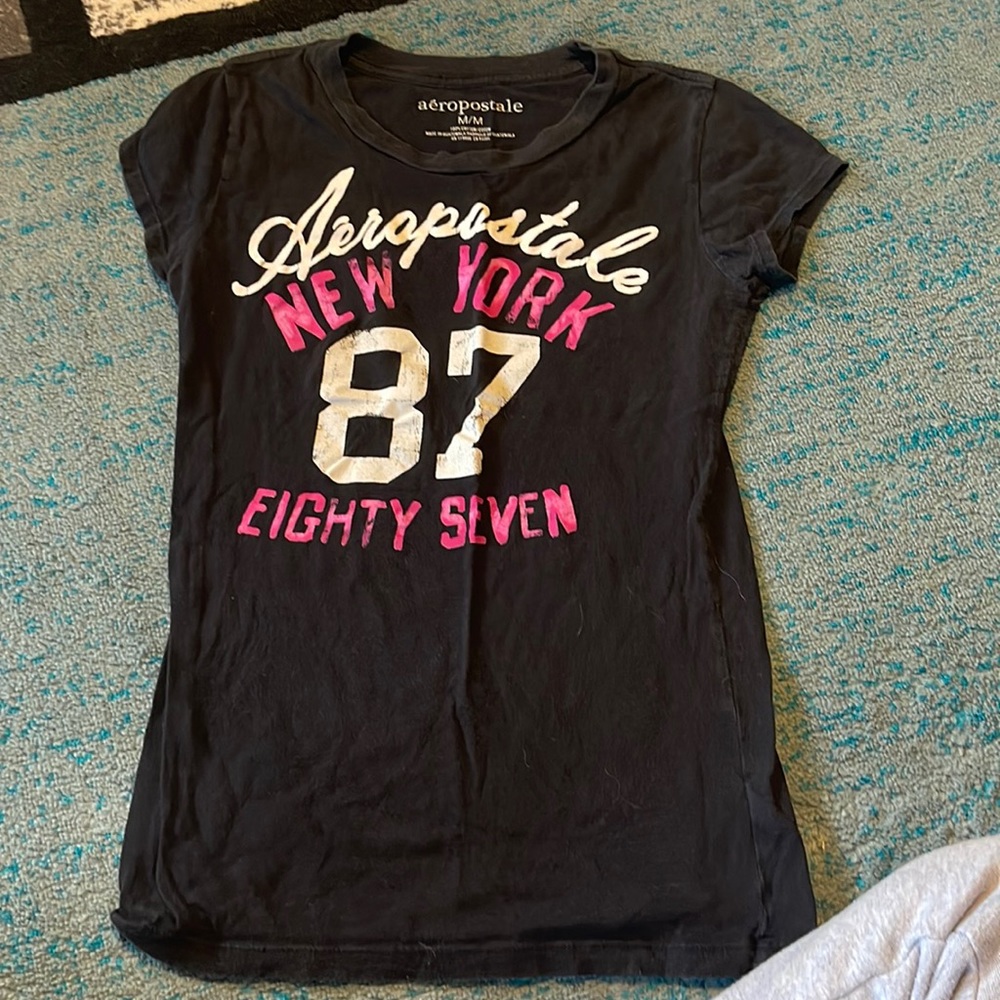 Brand-Aeropostale size -medium in kids Color- pink,white and black